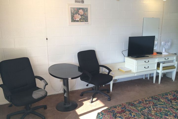 Room 15 of 38
