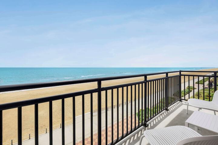 Hyatt Place Virginia Beach / Oceanfront