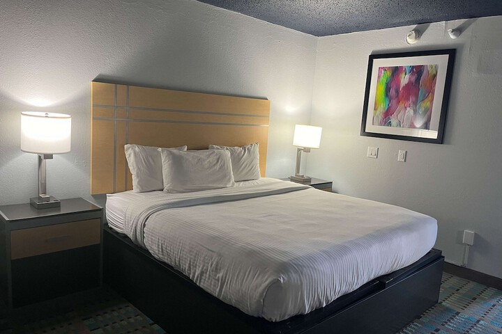 Room 16 of 24
