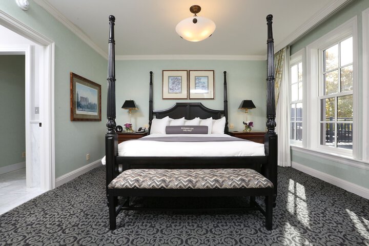 Room 28 of 118