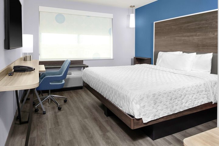 Room 12 of 25