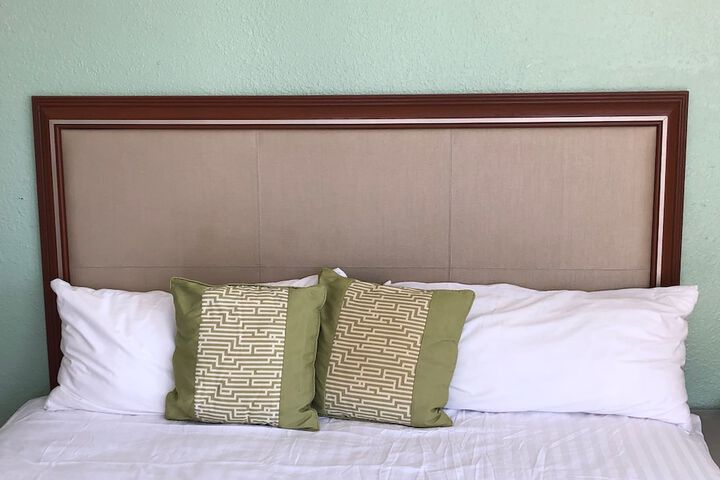 Room 27 of 44
