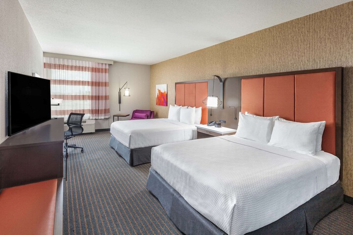 La Quinta Inn & Suites by Wyndham Houston East at Sheldon Rd