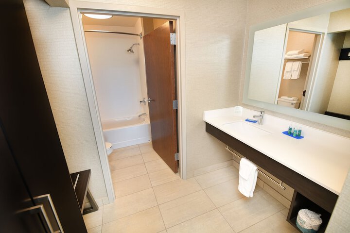 Room 32 of 58