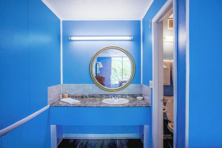 Room 32 of 39