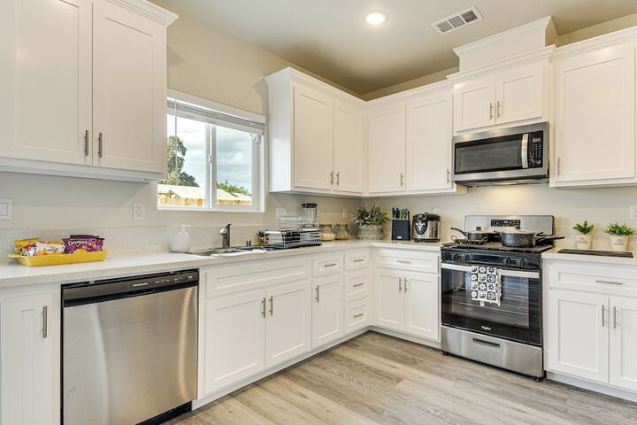 Chowchilla Home w / Private Patio!