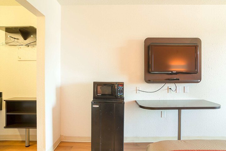 Room 33 of 51