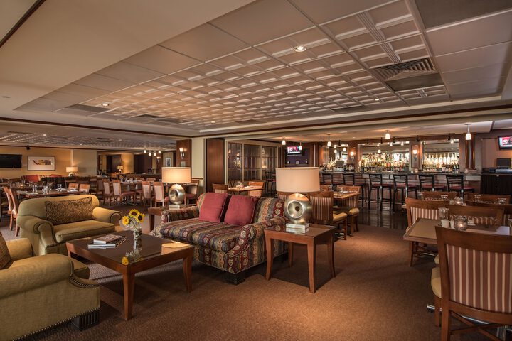 Lounge 29 of 37