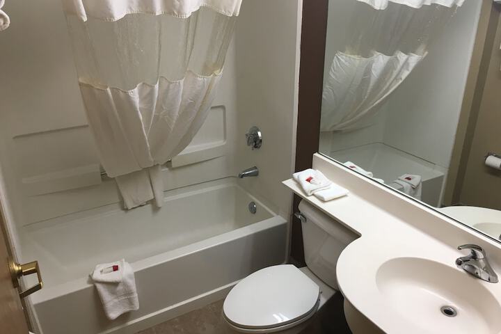Room 11 of 18