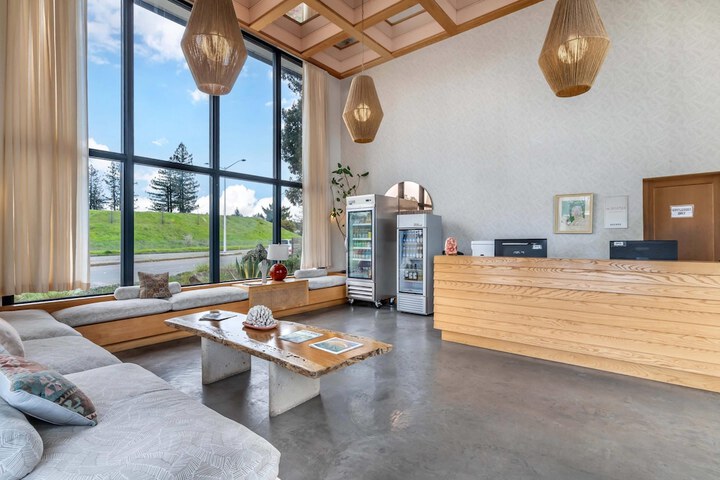 The Sandman Santa Rosa Sonoma an Ascend Collection Hotel