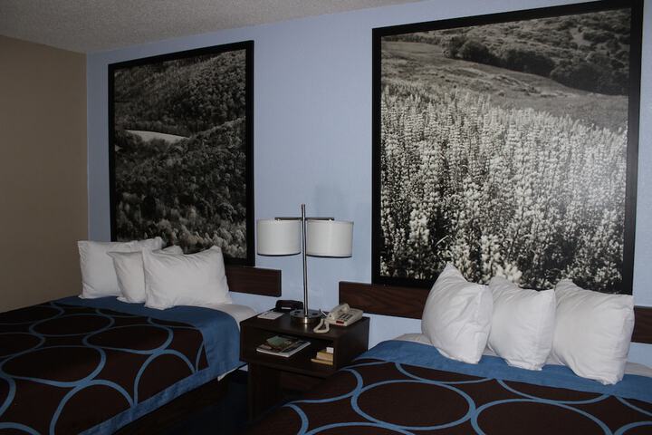 Room 5 of 32