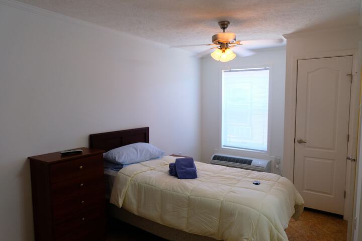 Room 21 of 32