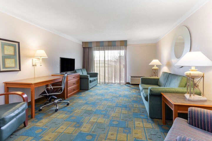 Room 13 of 31