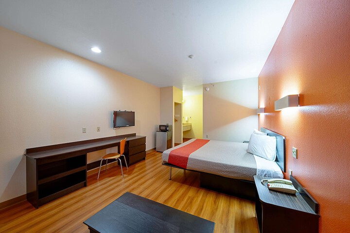 Room 22 of 34