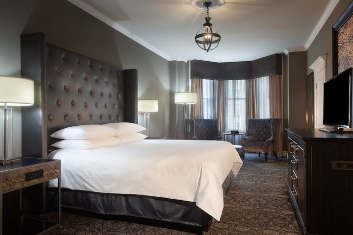 Room 28 of 212