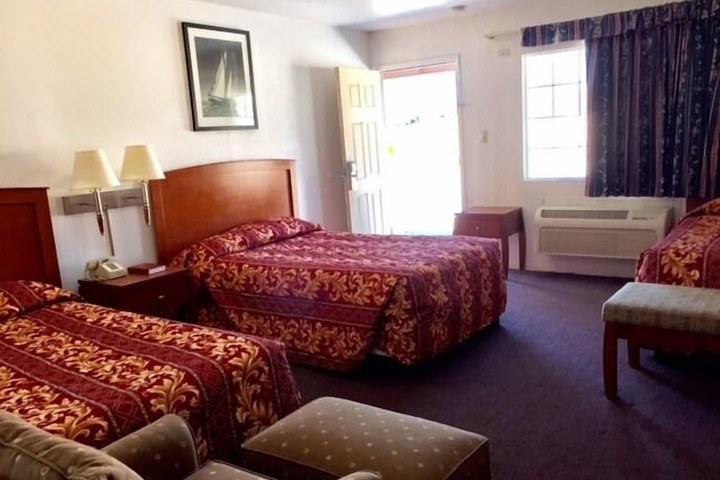 Room 24 of 38