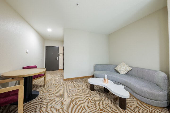 Room 7 of 43