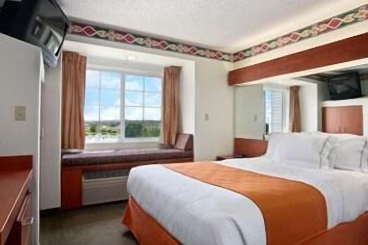 Room 12 of 22