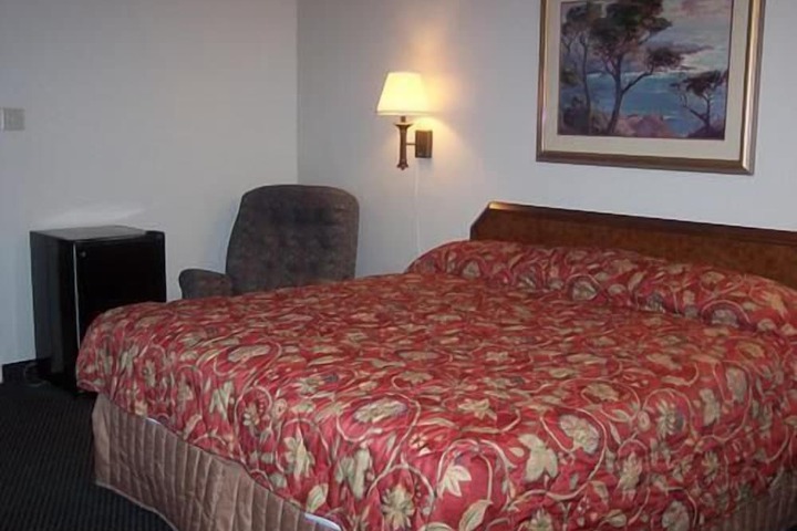 Room 11 of 23