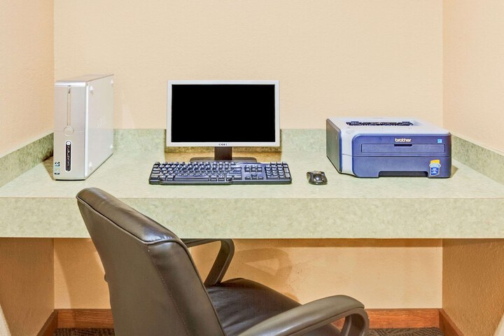 Business Center 15 of 15