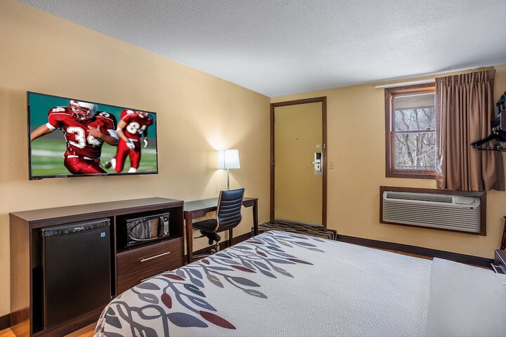 Room 15 of 33