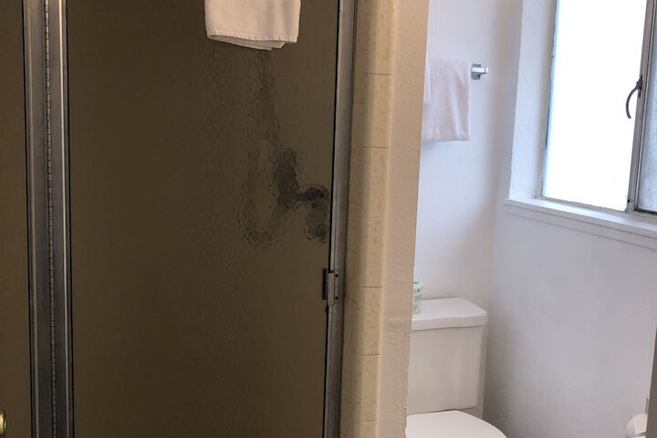 Cedar Inn & Suites