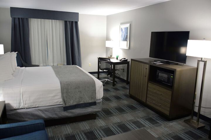 Room 18 of 25