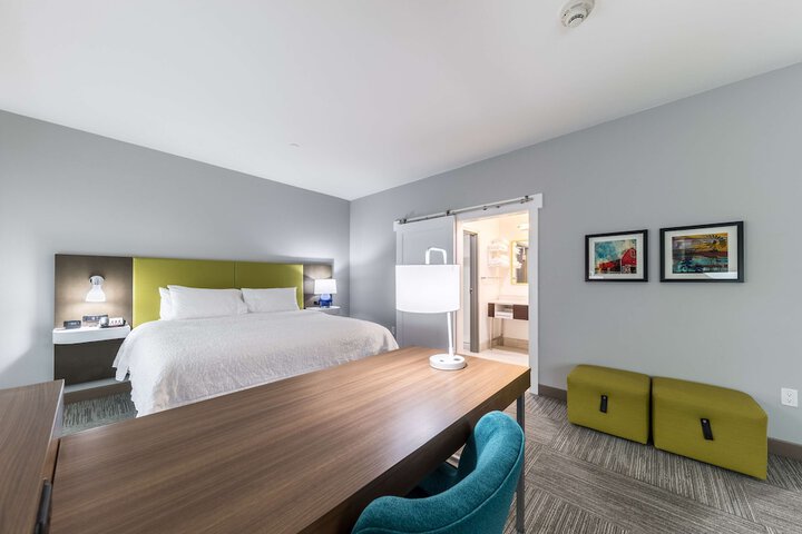 Room 7 of 28