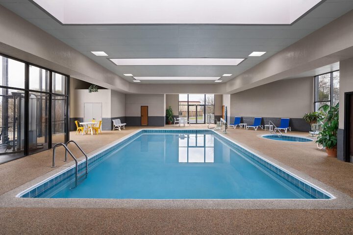 Wingate by Wyndham Cranberry