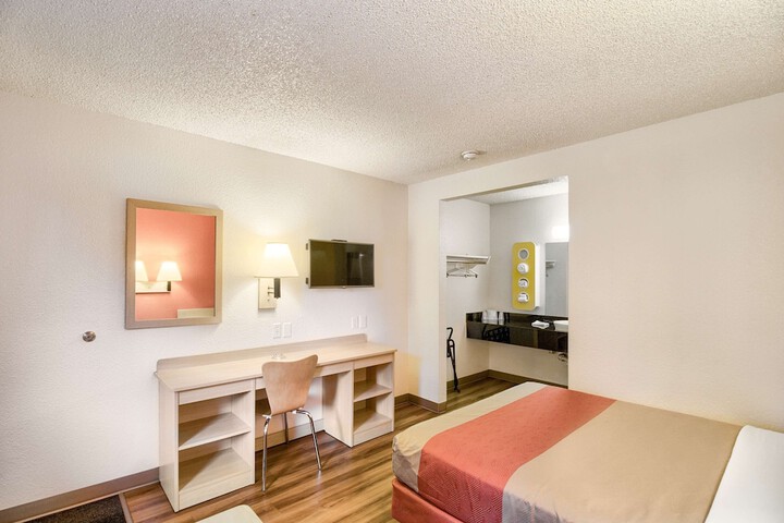 Room 20 of 26
