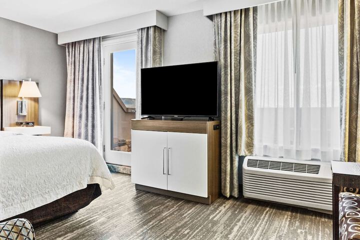 Room 50 of 82