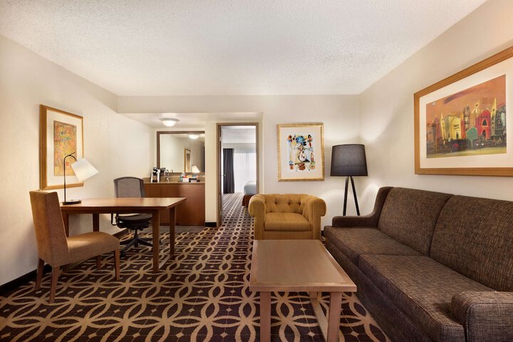 Embassy Suites by Hilton Dallas DFW Airport South