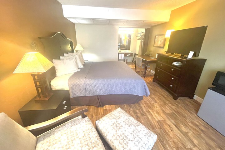 Room 12 of 17