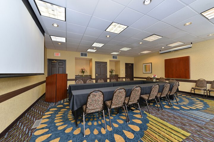 Holiday Inn Express St. Paul S - Inver Grove Hgts by IHG