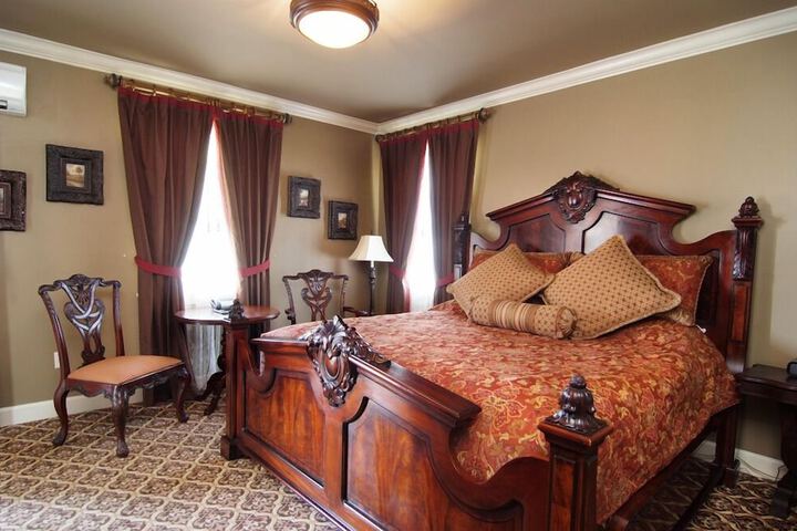 Room 27 of 47