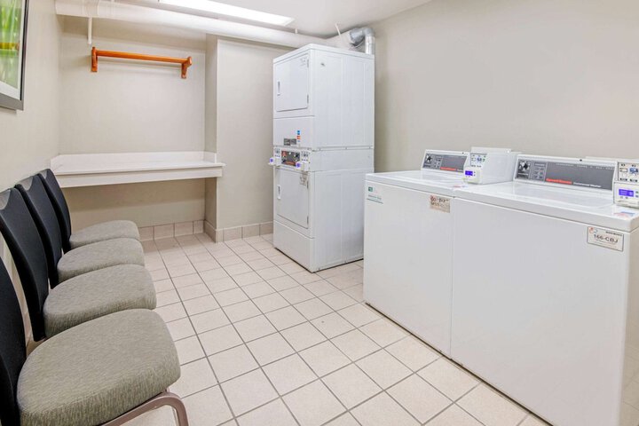 Room 16 of 32