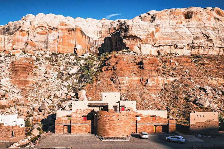 Bluff Dwellings Resort