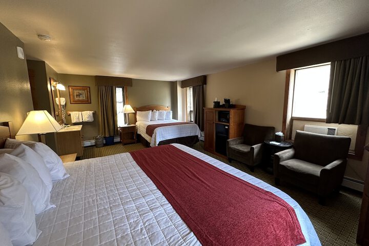 Silver Moon Inn