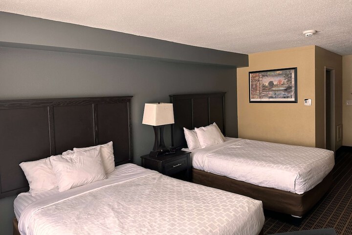Room 8 of 22