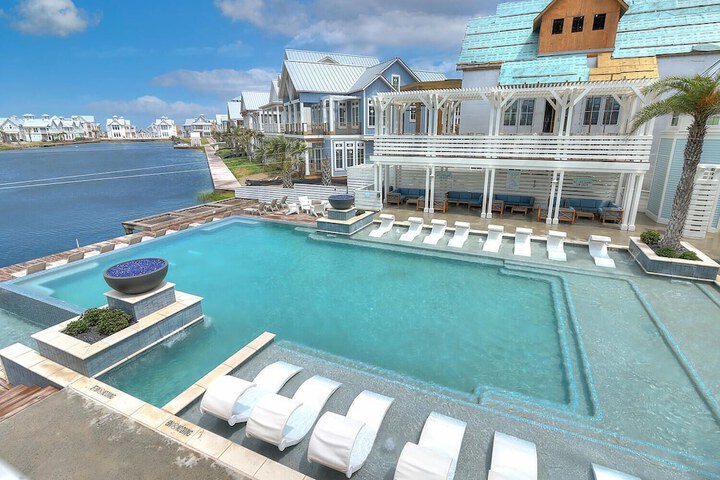Pool 4 of 43