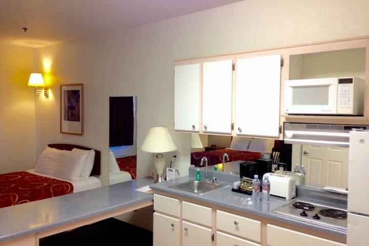 Room 10 of 26