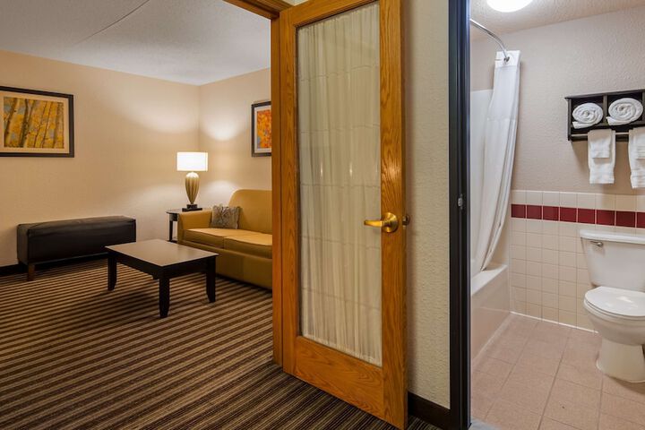 Room 16 of 28