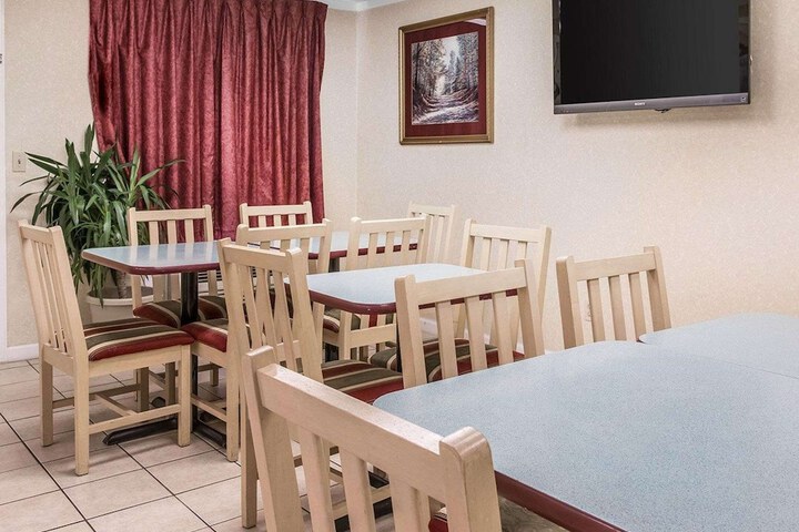 Rodeway Inn Madison Heights - Detroit