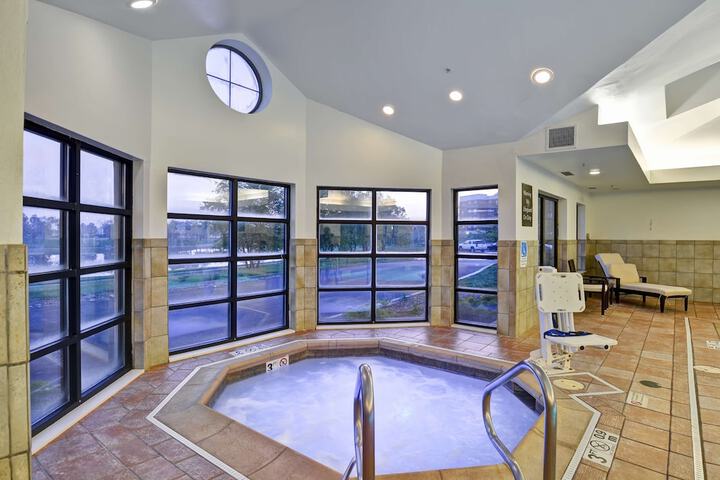 Homewood Suites by Hilton Aurora Naperville