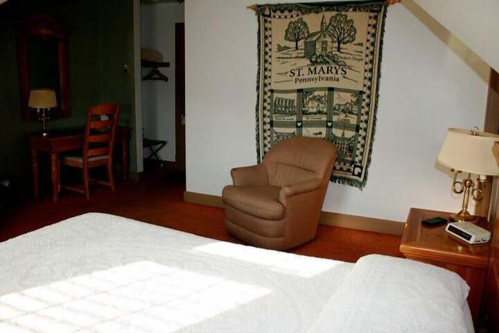 Room 13 of 42