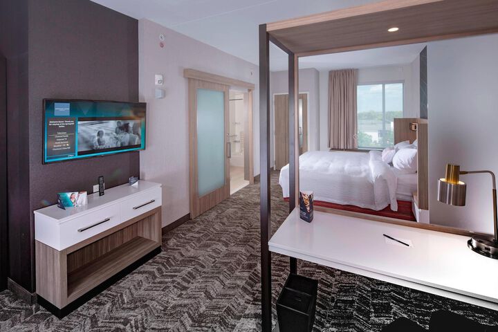 Room 14 of 18