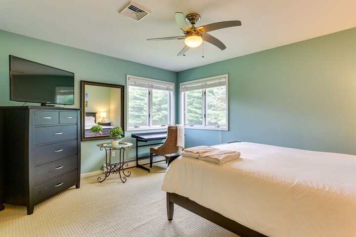 Warwick Vacation Rental w / Private Yard & Fire Pit