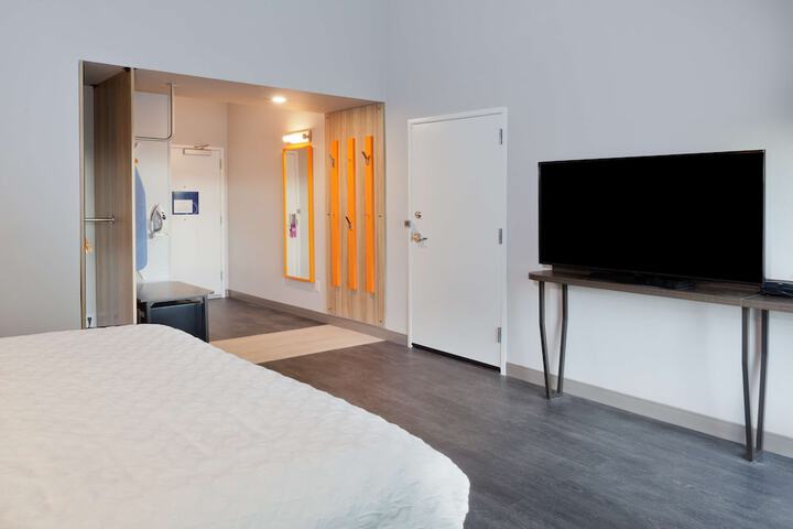 Room 16 of 47