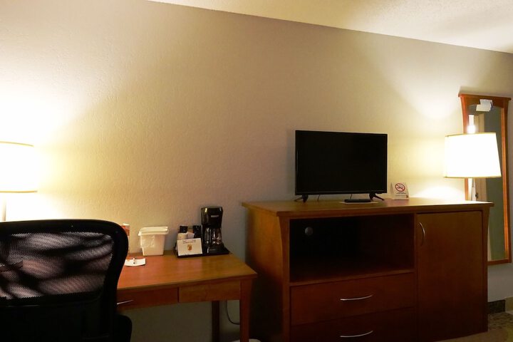 Room 30 of 47