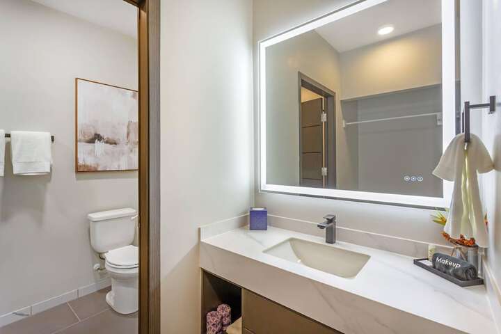 The Valor an Ascend Collection Hotel
